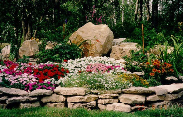 amenajari decorative cu piatra în gradina